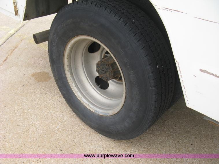 image for item H8544 1994 Ford F350 utility truck