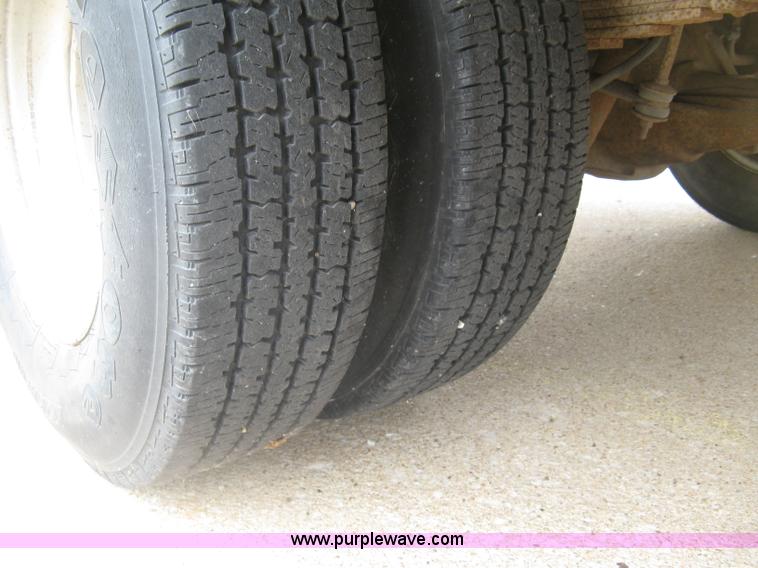 image for item H8544 1994 Ford F350 utility truck