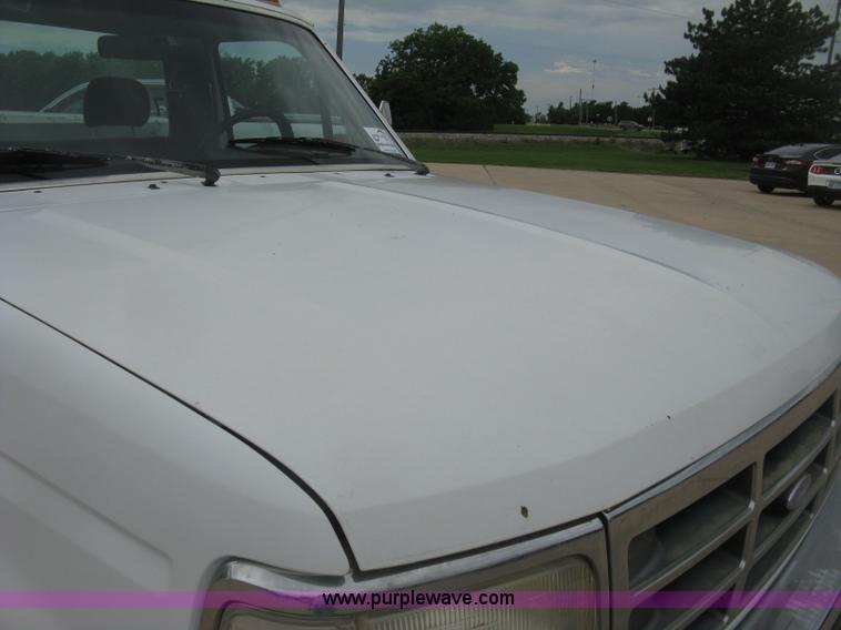 image for item H8544 1994 Ford F350 utility truck