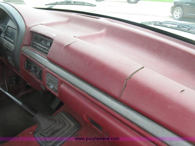 image for item H8544 1994 Ford F350 utility truck