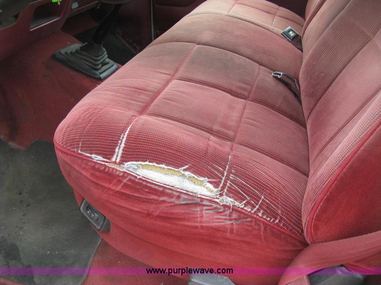 image for item H8544 1994 Ford F350 utility truck