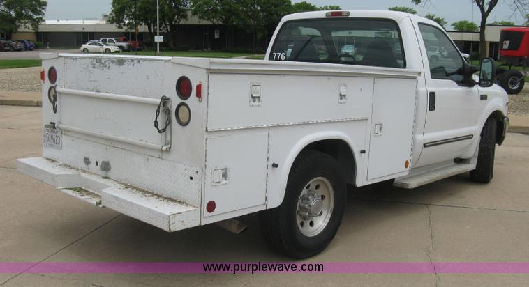 image for item H8545 2000 Ford F350 utility truck