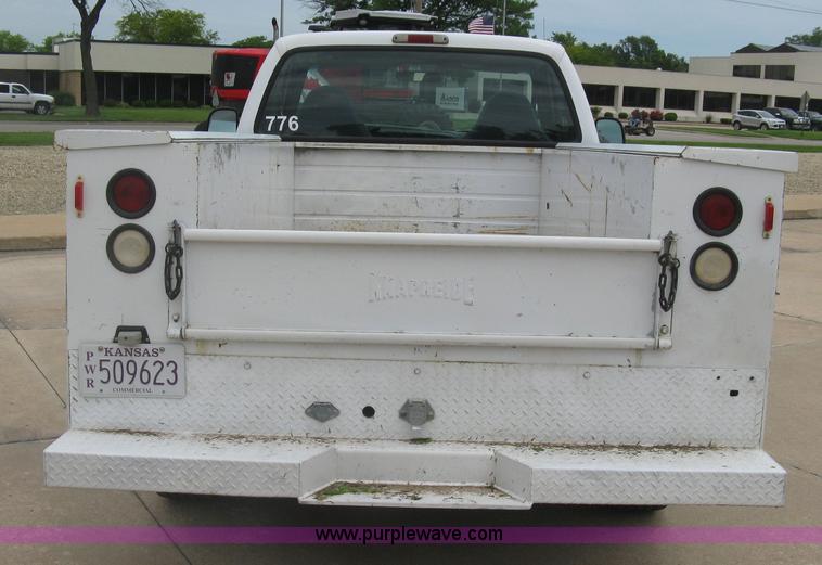 image for item H8545 2000 Ford F350 utility truck