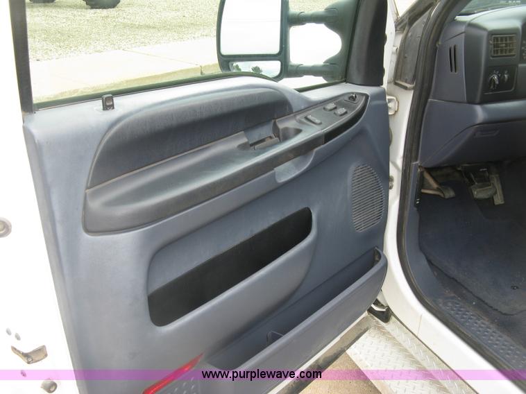 image for item H8545 2000 Ford F350 utility truck