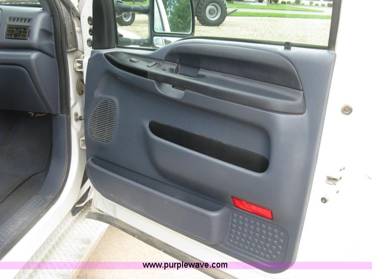 image for item H8545 2000 Ford F350 utility truck