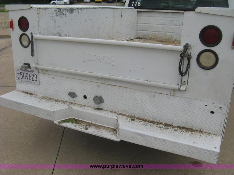 image for item H8545 2000 Ford F350 utility truck