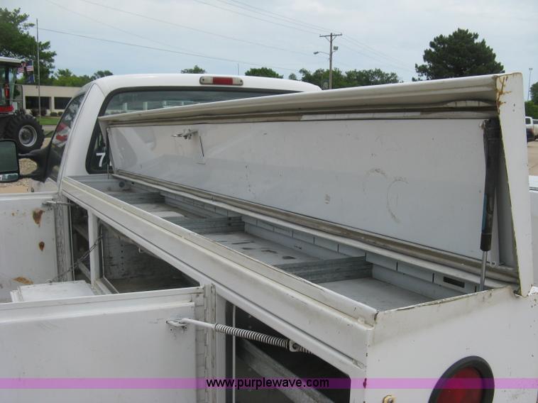 image for item H8545 2000 Ford F350 utility truck