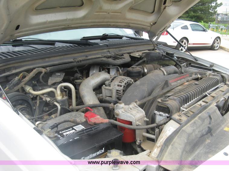 image for item H8546 2005 Ford F350 flatbed truck