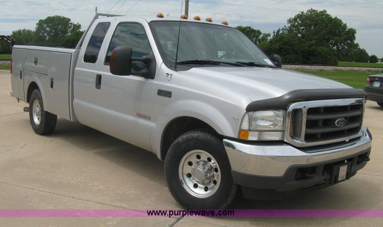 image for item H8547 2003 Ford F350 XLT utility truck