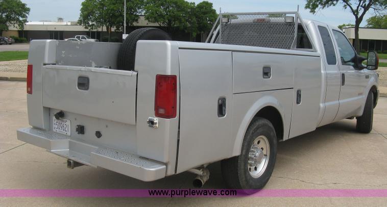 image for item H8547 2003 Ford F350 XLT utility truck