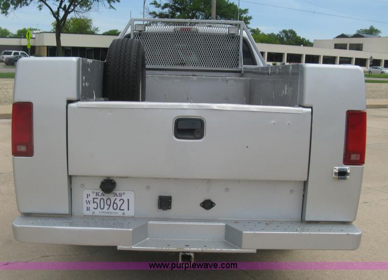 image for item H8547 2003 Ford F350 XLT utility truck