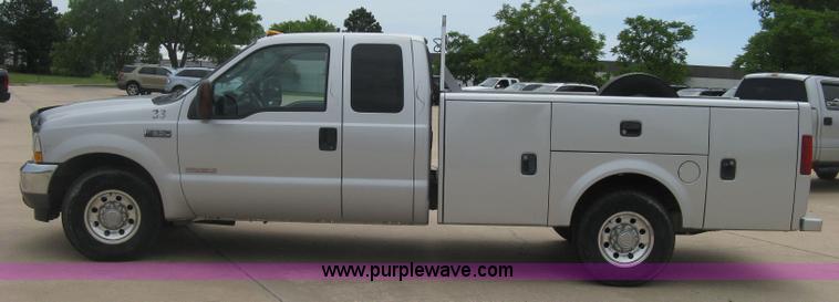 image for item H8547 2003 Ford F350 XLT utility truck