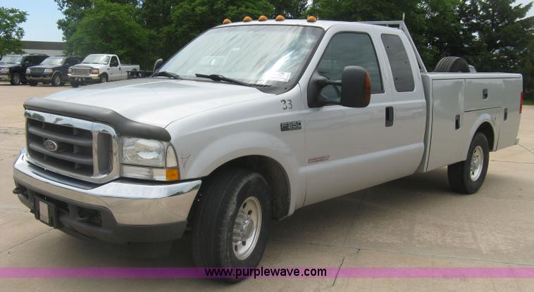 image for item H8547 2003 Ford F350 XLT utility truck