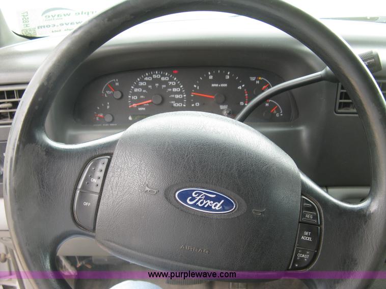 image for item H8547 2003 Ford F350 XLT utility truck