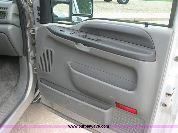 image for item H8547 2003 Ford F350 XLT utility truck