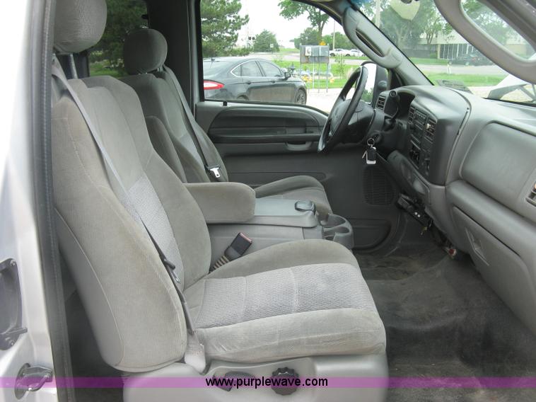 image for item H8547 2003 Ford F350 XLT utility truck