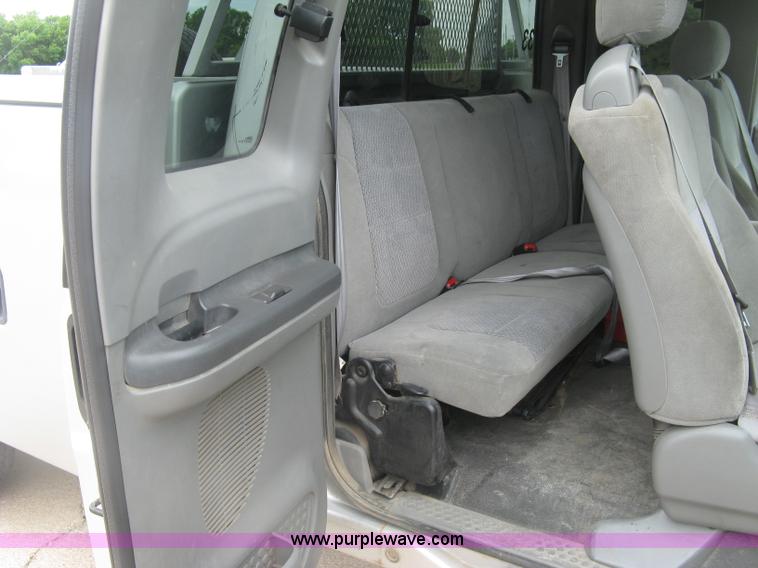 image for item H8547 2003 Ford F350 XLT utility truck