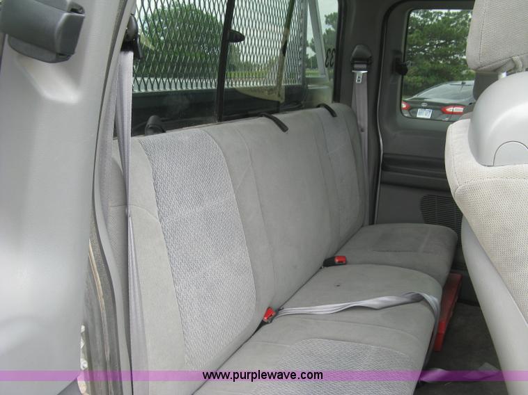 image for item H8547 2003 Ford F350 XLT utility truck