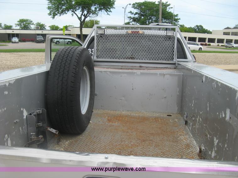 image for item H8547 2003 Ford F350 XLT utility truck