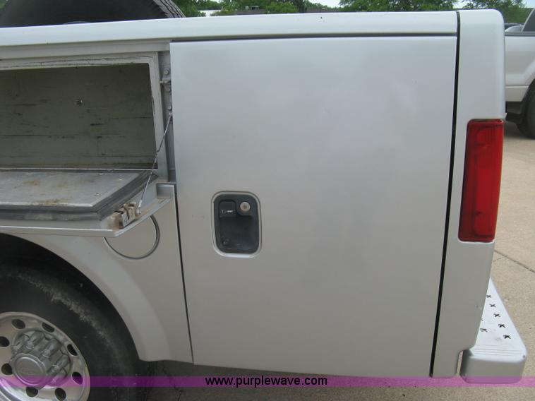 image for item H8547 2003 Ford F350 XLT utility truck