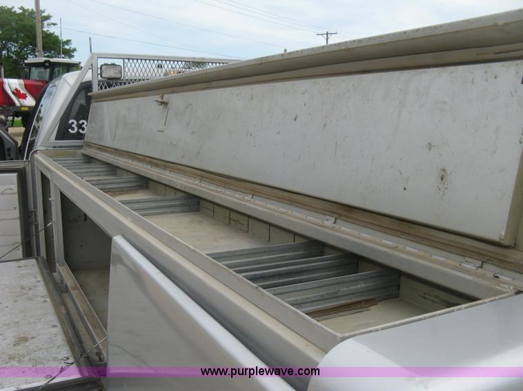 image for item H8547 2003 Ford F350 XLT utility truck