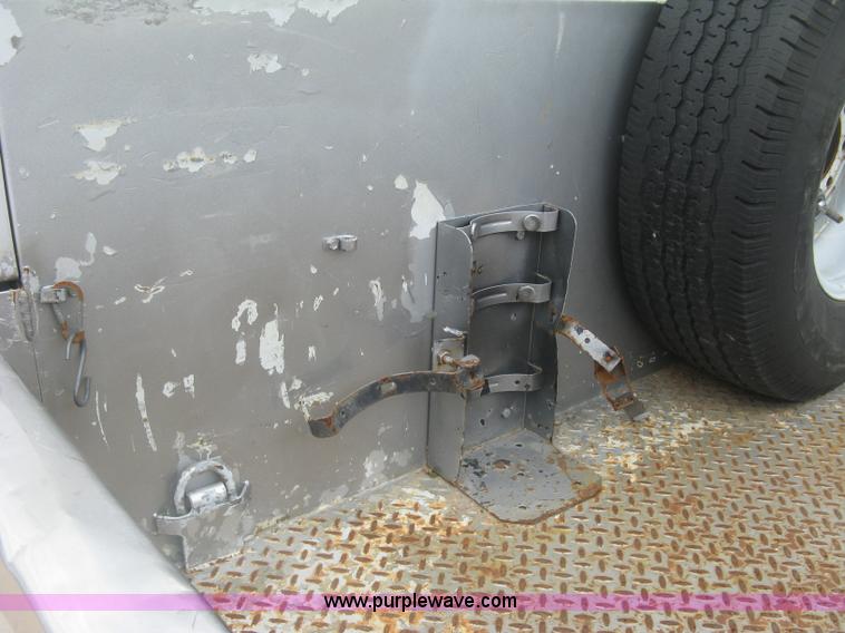 image for item H8547 2003 Ford F350 XLT utility truck