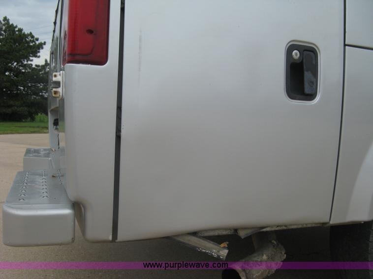 image for item H8547 2003 Ford F350 XLT utility truck