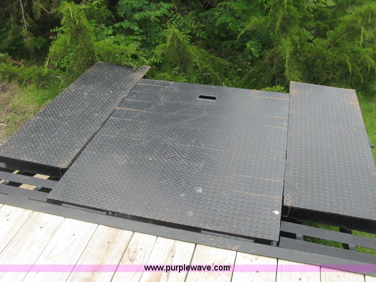 image for item H8549 2012 PJ gooseneck flatbed trailer