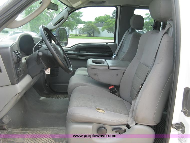 image for item H8550 2006 Ford F350 SuperCab utility truck