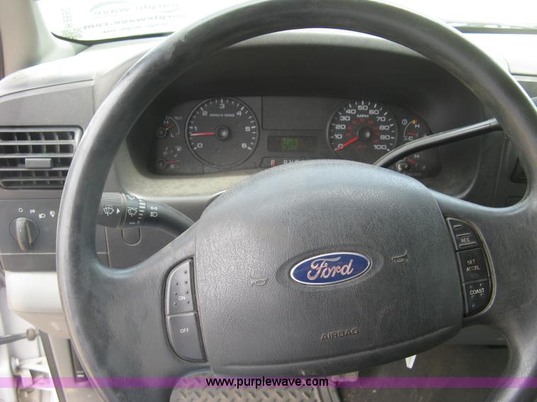 image for item H8550 2006 Ford F350 SuperCab utility truck
