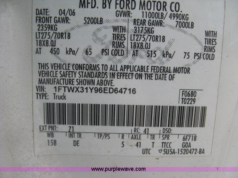 image for item H8550 2006 Ford F350 SuperCab utility truck