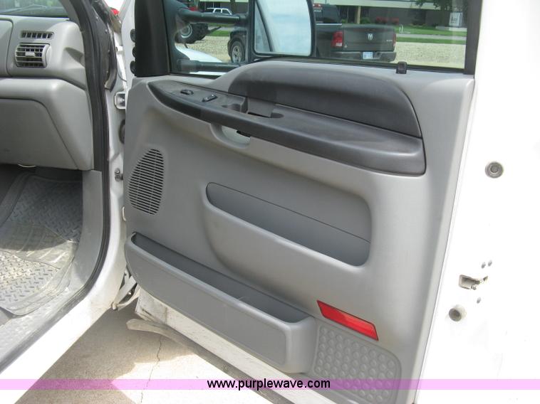 image for item H8550 2006 Ford F350 SuperCab utility truck