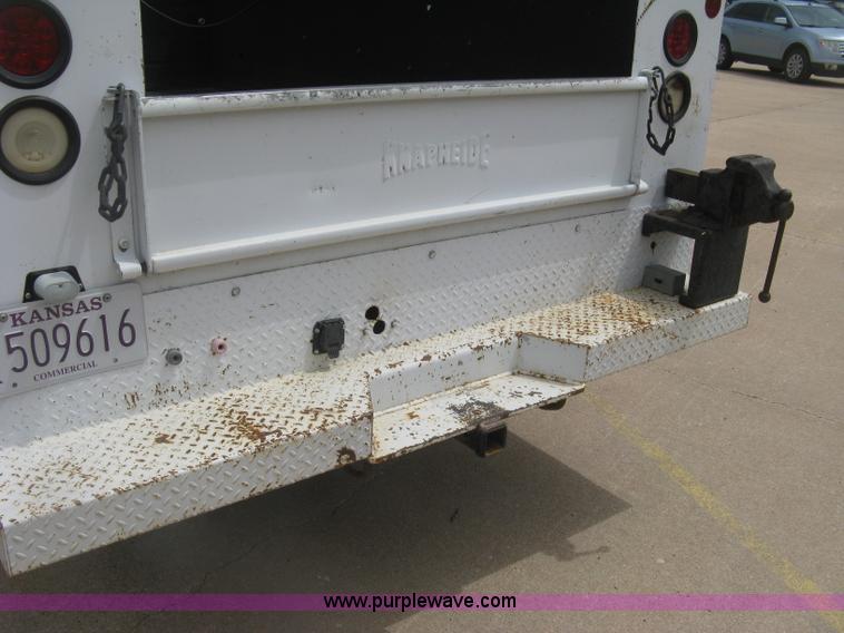 image for item H8550 2006 Ford F350 SuperCab utility truck