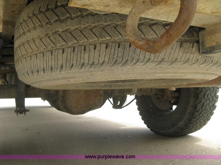 image for item H8550 2006 Ford F350 SuperCab utility truck