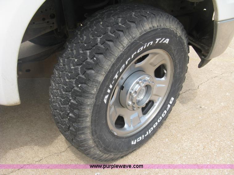 image for item H8550 2006 Ford F350 SuperCab utility truck