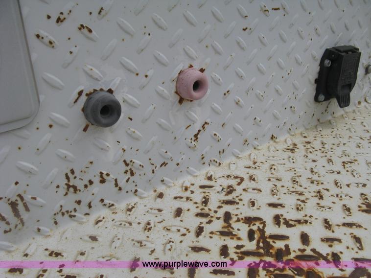 image for item H8550 2006 Ford F350 SuperCab utility truck