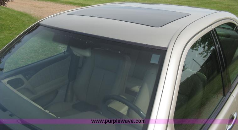 image for item H8551 1997 Mercedes Benz E320