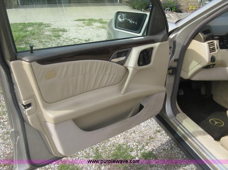 image for item H8551 1997 Mercedes Benz E320