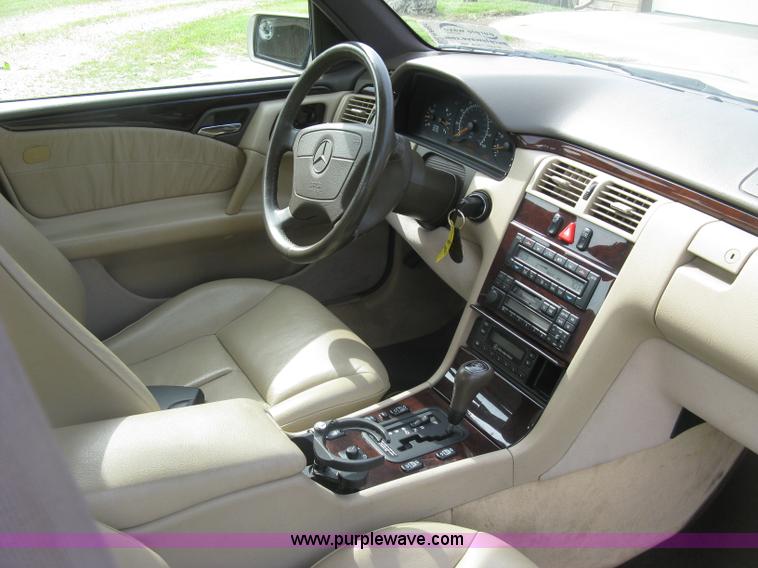 image for item H8551 1997 Mercedes Benz E320