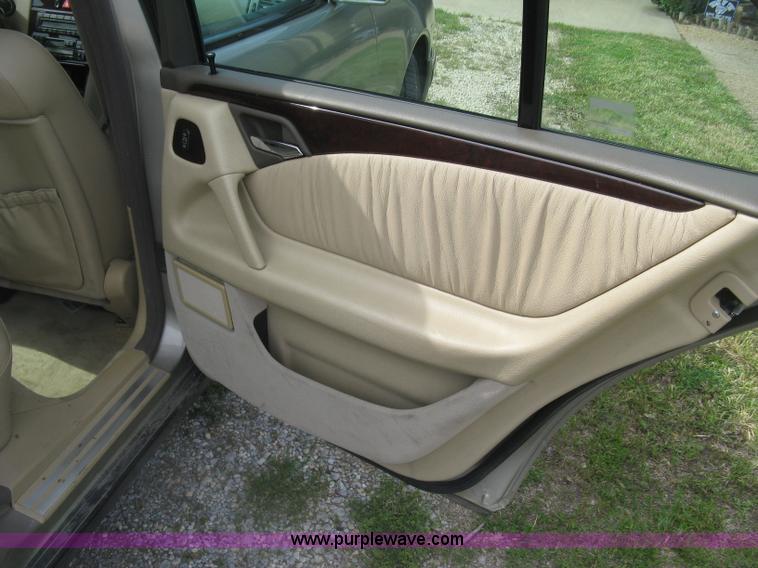 image for item H8551 1997 Mercedes Benz E320