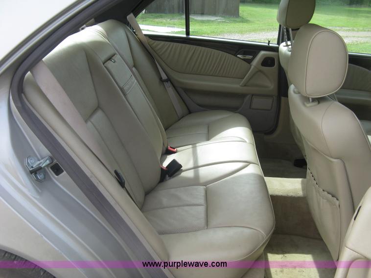 image for item H8551 1997 Mercedes Benz E320