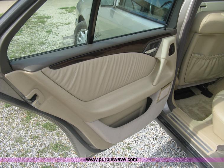 image for item H8551 1997 Mercedes Benz E320