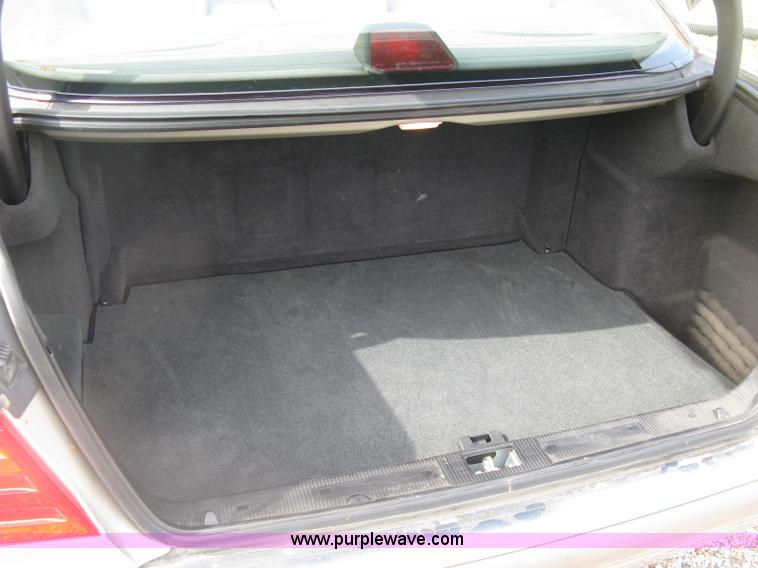 image for item H8551 1997 Mercedes Benz E320