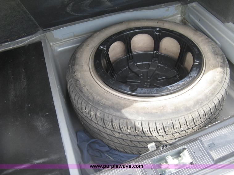 image for item H8551 1997 Mercedes Benz E320