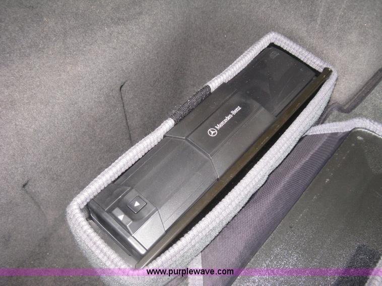 image for item H8551 1997 Mercedes Benz E320