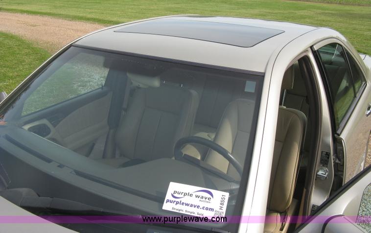 image for item H8551 1997 Mercedes Benz E320