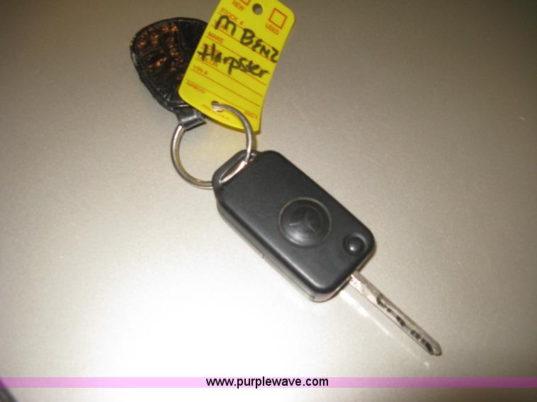 image for item H8551 1997 Mercedes Benz E320