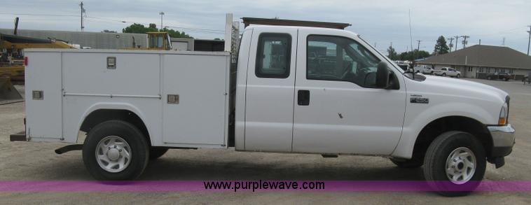 image for item H8561 2003 Ford F250 Super Duty XL Ext. Cab utility truck