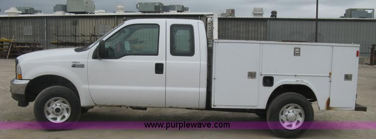 image for item H8561 2003 Ford F250 Super Duty XL Ext. Cab utility truck