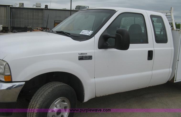 image for item H8561 2003 Ford F250 Super Duty XL Ext. Cab utility truck